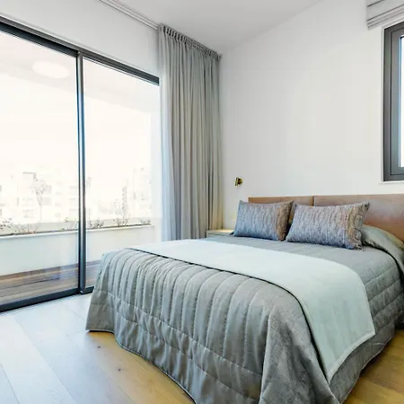 Hightre Building Ii Appartement Paphos